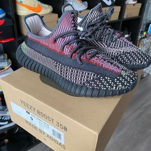 Yeezy boost 350 v2 yecheil DS size 9